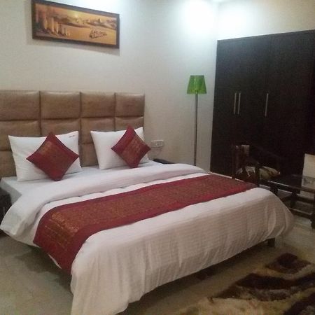 Hotel Smart Inn 2 New Delhi Eksteriør billede