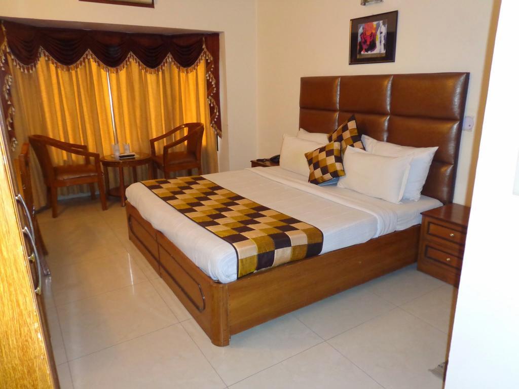 Hotel Smart Inn 2 New Delhi Eksteriør billede