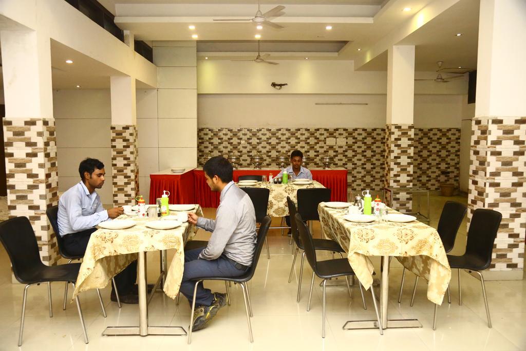 Hotel Smart Inn 2 New Delhi Eksteriør billede