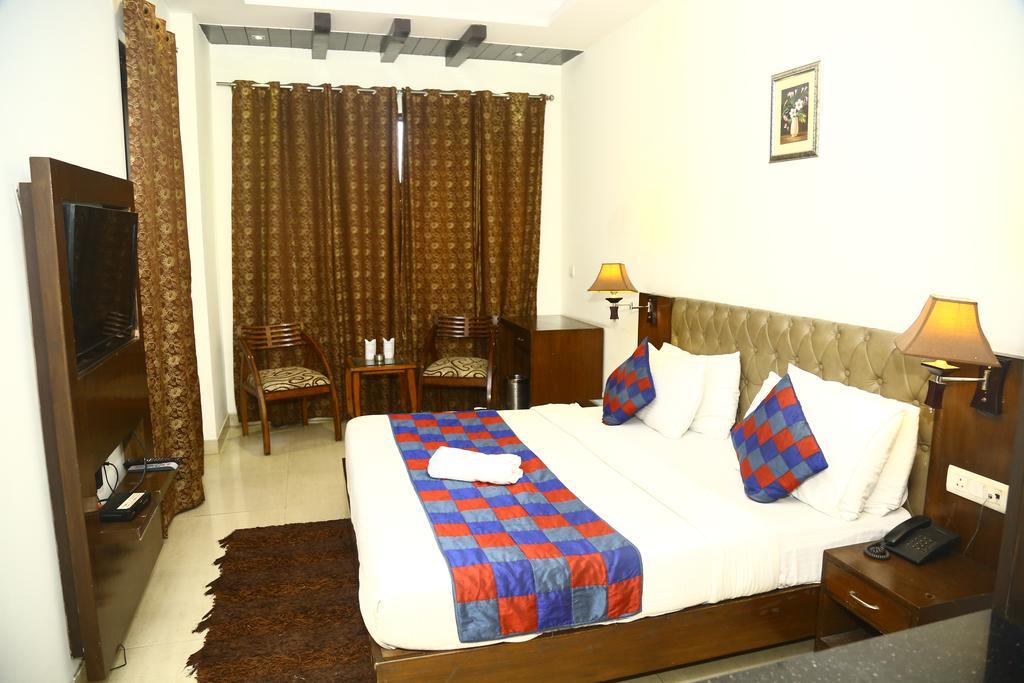 Hotel Smart Inn 2 New Delhi Eksteriør billede