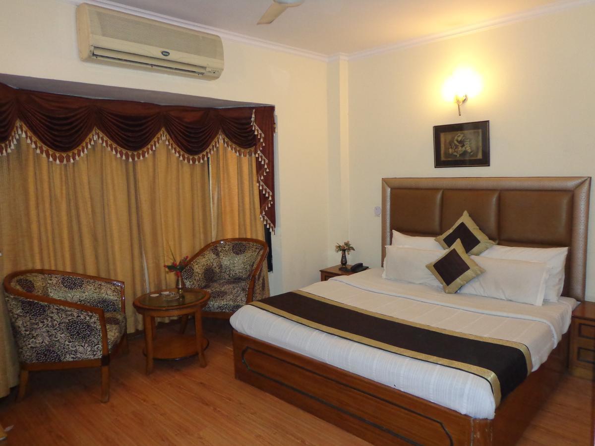 Hotel Smart Inn 2 New Delhi Eksteriør billede