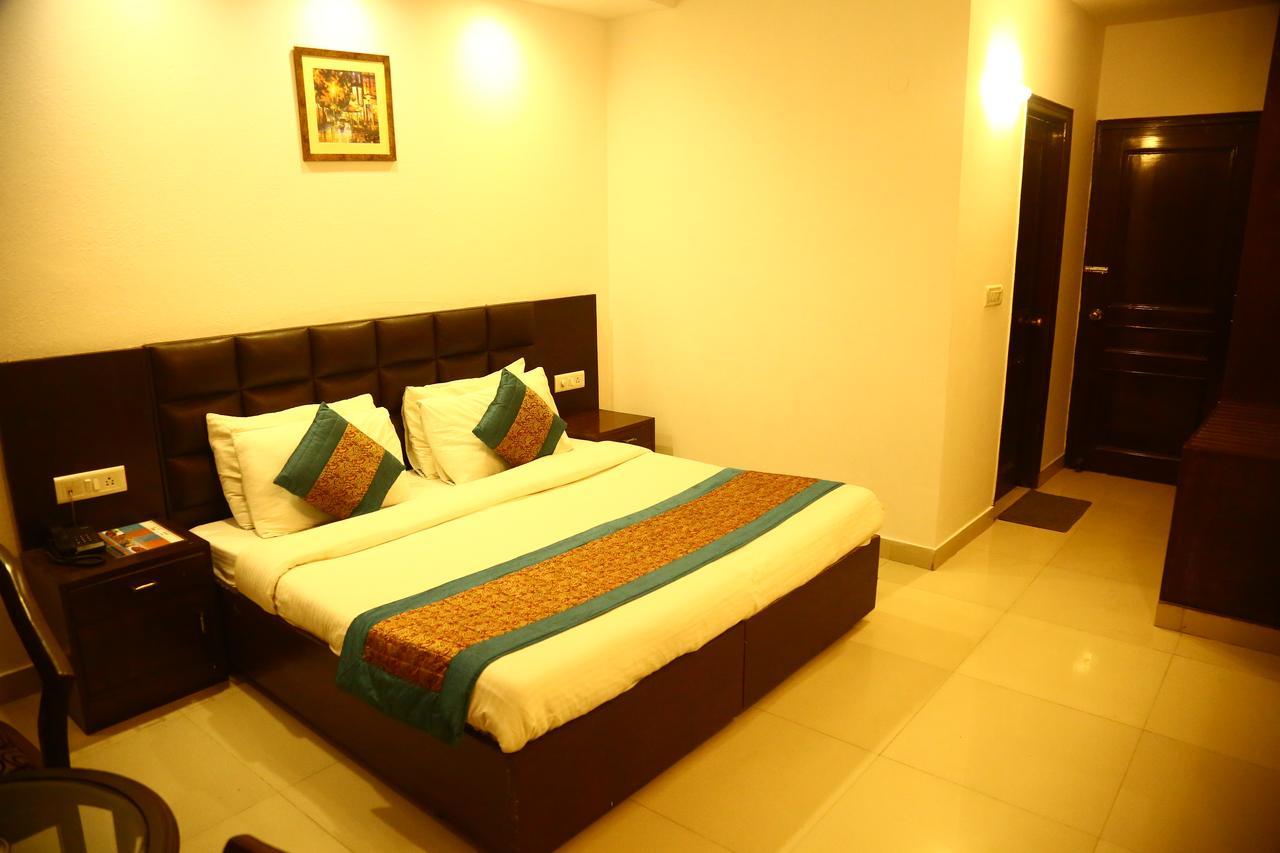 Hotel Smart Inn 2 New Delhi Eksteriør billede