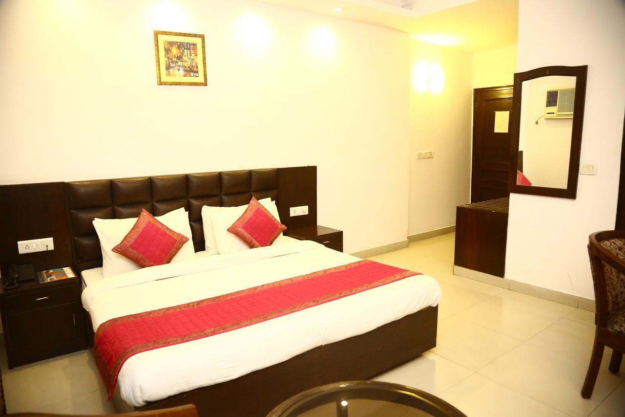 Hotel Smart Inn 2 New Delhi Eksteriør billede