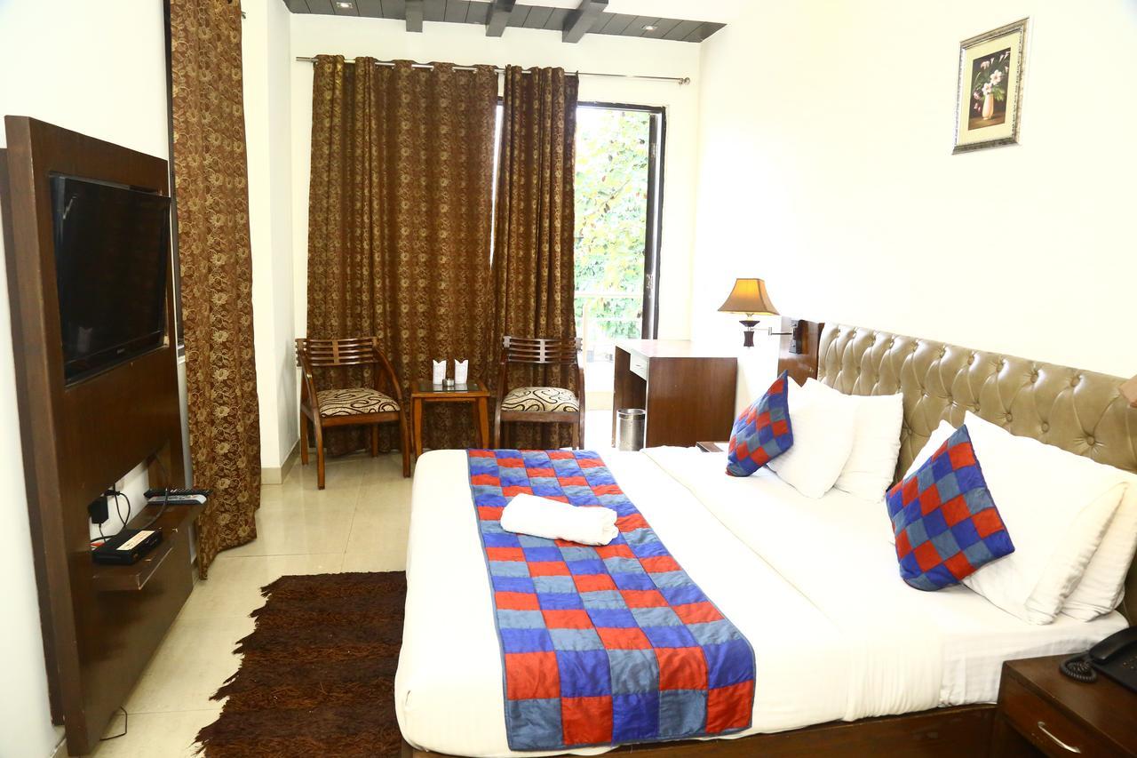 Hotel Smart Inn 2 New Delhi Eksteriør billede